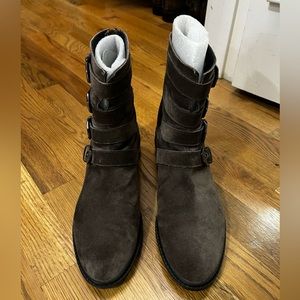 Never worn brown boots